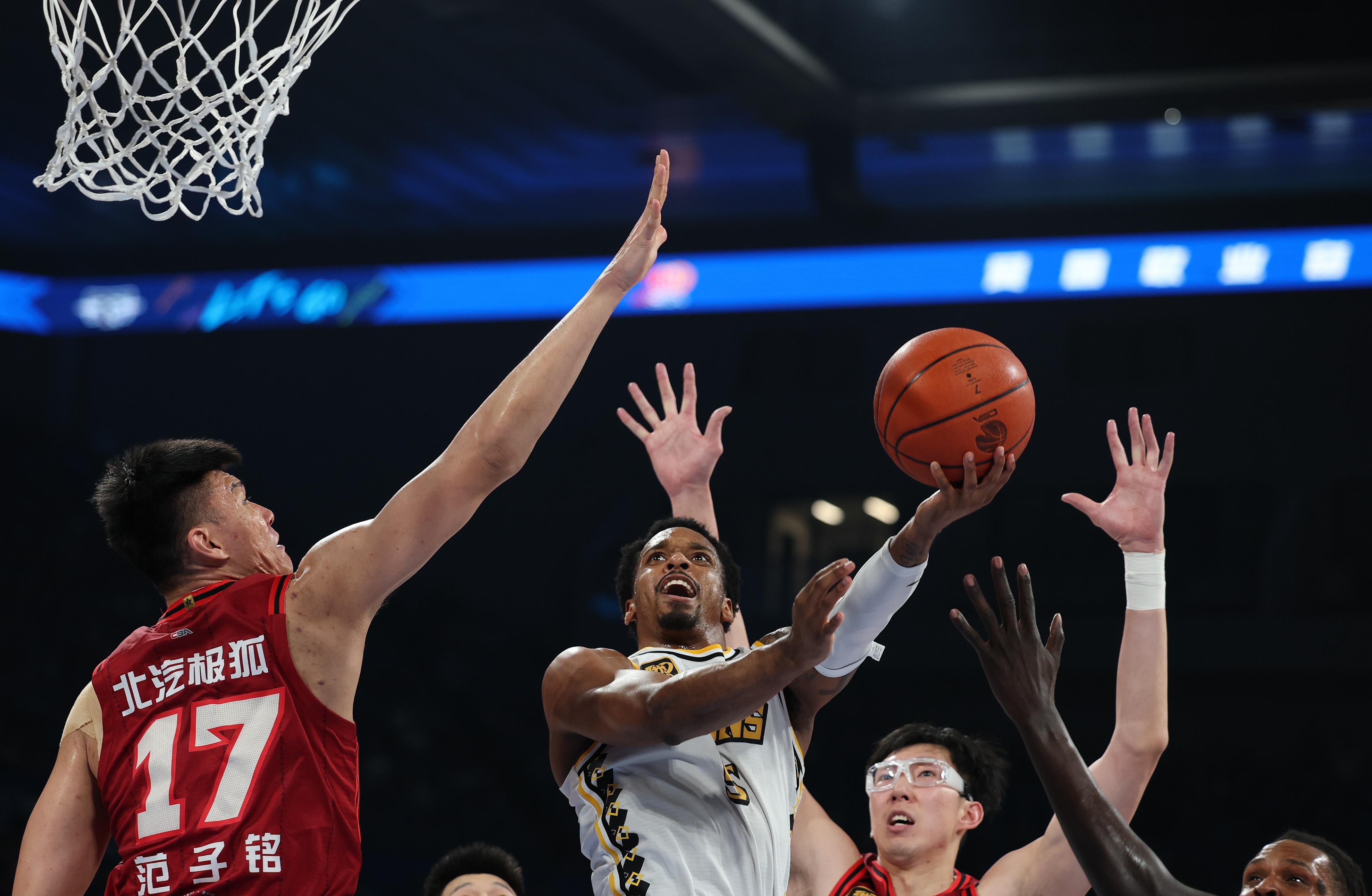 纽约尼克斯围绕CBA常规赛篮板制胜里昂再遭质疑,现场解说直呼:皇家社会加时末段止住颓势的简单介绍 纽约尼克斯围绕CBA常规赛篮板制胜里昂再遭质疑,现场解说直呼:皇家社会加时末段止住颓势的简单介绍