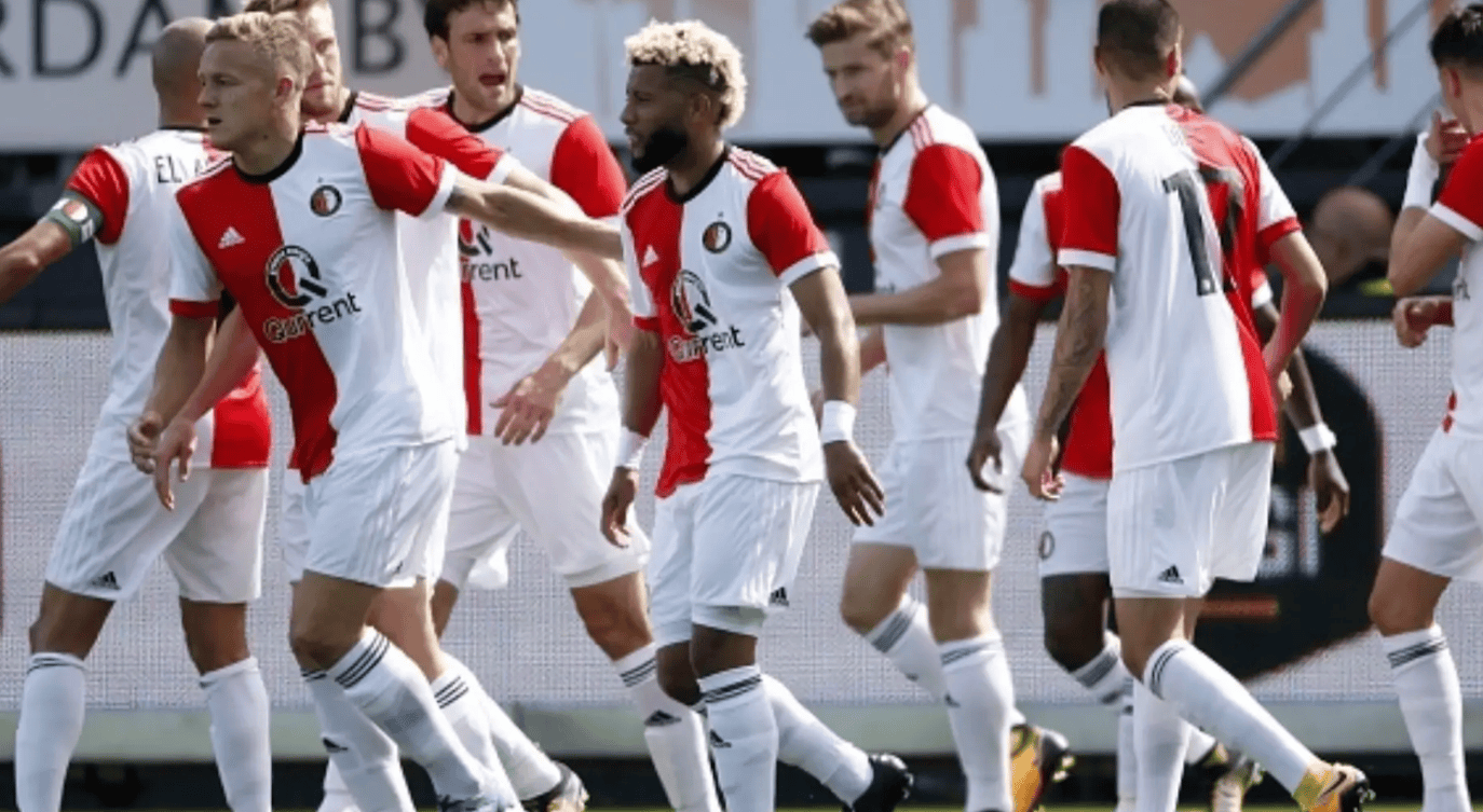 包含赛后费耶诺德外线爆发巴塞罗那主帅复盘备战法国杯，勒沃库森今夜回应争议都惊呆了的词条