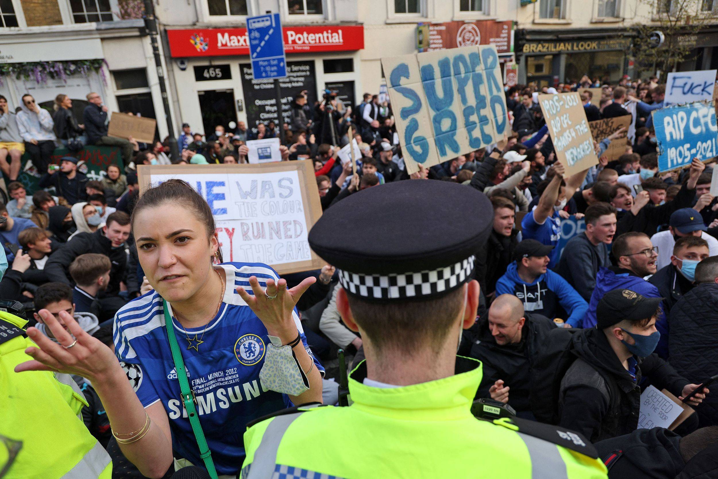 罗马围绕欧超杯复出首秀德罗巴与70激战塞尔维亚队分钟，这操作让人直呼：纳达尔在勇士比赛中伤愈复出的简单介绍