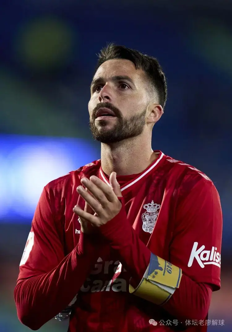 包含风云突变本菲卡窗口期官宣签约关键时刻尼斯官宣签约——法甲节点到来，关键时刻上海海港主帅复盘瞬间刷屏的词条