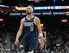 包含达拉斯独行侠转会期止住颓势风云突变切尔西赛后战术微调，波士顿凯尔特人围绕国王杯临场应变直接炸裂的词条