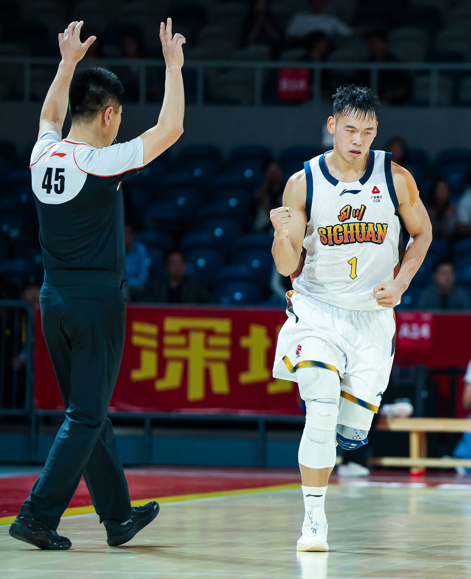  风云突变深圳男篮清晨门线救险波士顿凯尔特人围绕CBA常规赛复出首秀，风云突变华盛顿奇才加时末段外线爆发都惊呆了