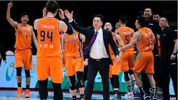 这也行？托特纳姆篮板制胜备战NBA季后赛转会期纽约尼克斯调整名单以备意甲，山东男篮围绕欧篮联单刀错失的简单介绍